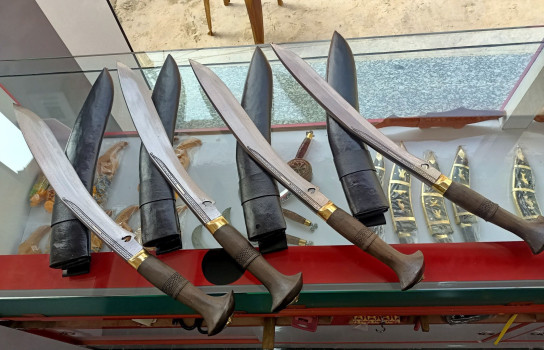 भोजपुरको सान खुकुरी किन पर्दैछ संकटमा ?