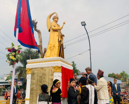 पोखरामा ठडियो वीरेन्द्रको शालिक, गुञ्जियो श्रीमान् गम्भीर नेपाली