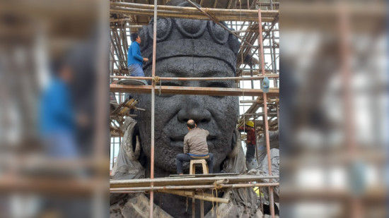निर्माणाधीन किराँत राजा यलम्बरको शालिक