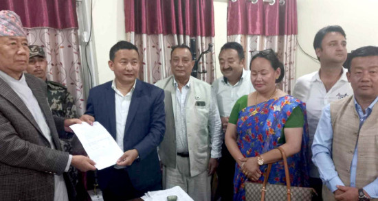 कोशीको मुख्यमन्त्रीमा माओवादीका आङ्बोको दाबी पेस