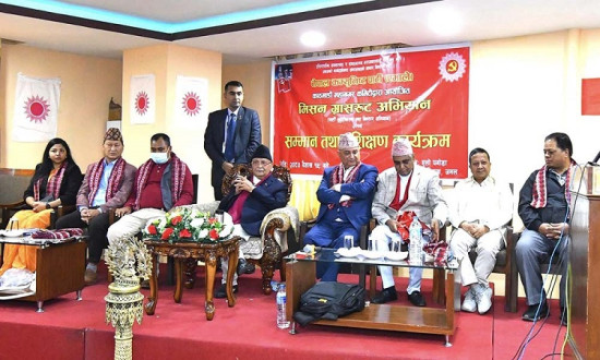 ओरालो लागेको अर्थतन्त्रलाई ‘क्याच’ नगरे मुलुक टाट पल्टिन्छ : एमाले अध्यक्ष ओली