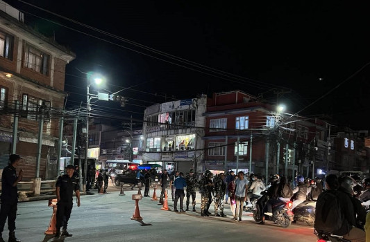 काठमाडौंको महाराजगन्ज चोकमा शंकास्पद वस्तु फेला