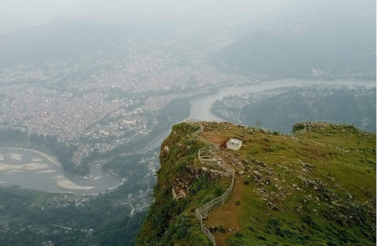 पर्यटक आउन थालेपछि मानुङकोट फर्किँदै स्थानीय