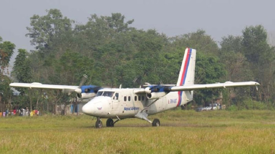 मेघौली विमानस्थलको धावनमार्ग ग्राभेल गरिँदै