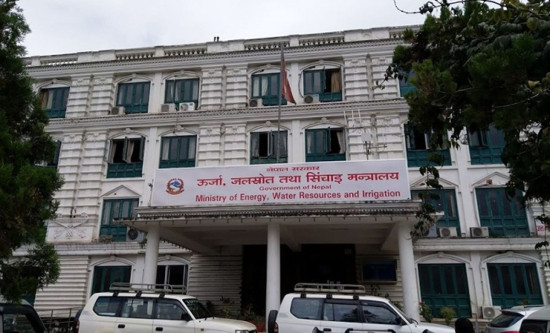 एलपी ग्यास खरिदमा अर्बौ बाहिरिएपछि विद्युतीय चुह्लोमा अनुदान दिने सरकारको रणनीति