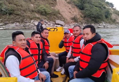 पर्यटकीयस्थल दोलालघाटमा मोटरबोट परीक्षण