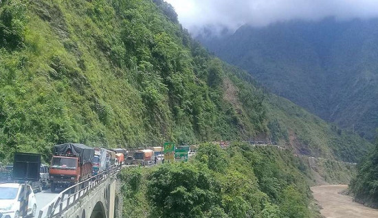 नागढुंगा-नौबिसे सडक खण्ड राति बन्द गरिने
