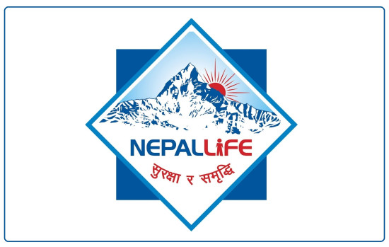 नेपाल लाइफले निःशुल्क स्वास्थ्य शिविर तथा रक्तदान आयोजना गर्दै