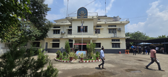 फरार आठ जना कैदी पर्सामा पक्राउ