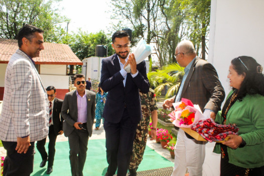 मन्त्री पोखरेलले गरे जनक शिक्षा सामग्री केन्द्र र चिकित्सा शिक्षा आयोगको अवलोकन