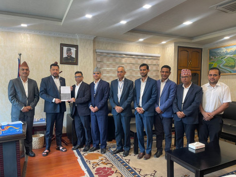 ‘ऊर्जा खपत वृद्धि तथा निर्यात रणनीति, २०८३’ मन्त्री श्रेष्ठ समक्ष पेश