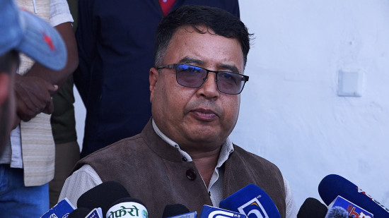 राजतन्त्र पुनःस्थापना गर्ने वा धर्मनिरपेक्षता हटाउने विषयमा उठेका आवाजप्रति एमाले सहमत छैन: महेश [भिडियो]