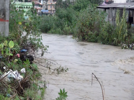 हनुमन्ते खोलामा जल सतह सतर्कता तह पार