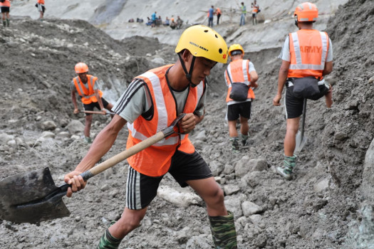 प्रतिकूल मौसमबिच माथिल्लो त्रिशूली-३ ‘ए’ मा रातभर खटियो उद्धार टोली