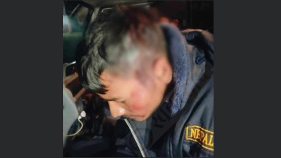 ड्युटीमा रहेका प्रहरीलाई कुटेर फरार