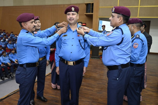 २० प्रहरी वरिष्ठ उपरीक्षकले लगाए फुली