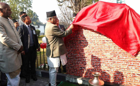मेलम्चीको धारा उद्घाटन गर्दै प्रधानमन्त्री प्रचण्डले भने- २४ सै घण्टा पानी आओस्
