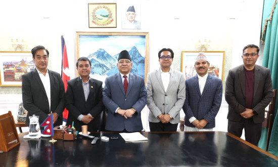 उद्योगी-व्यवसायीसँग प्रधानमन्त्री प्रचण्डले भने- तपाईंहरुको सुझावअनु‍सार काम गर्छु