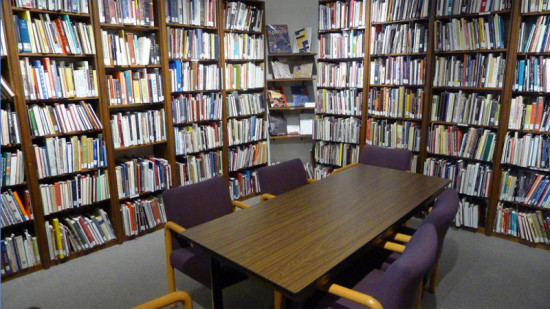 हराउँदै पठन संस्कृति: पुस्तकालय छन्, पाठक छैनन्