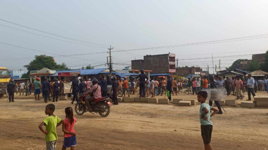 मिर्चैयामा राजस्व अनुसन्धानको टोलीमाथि ढुंगामुढा