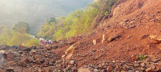 कान्ति लोकपथ पहिरोले अवरुद्ध