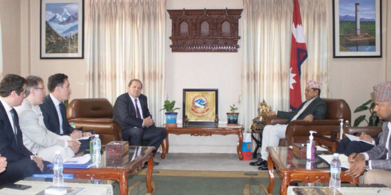 रुसमा फसेका नेपाली ल्याउन राजदूतमार्फत परराष्ट्रमन्त्रीको पहल