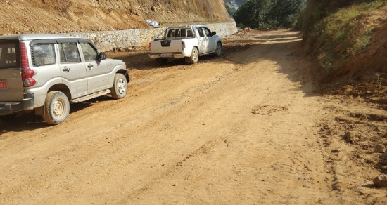 सडक भासिँदा पूर्वपश्चिम राजमार्ग अवरुद्ध