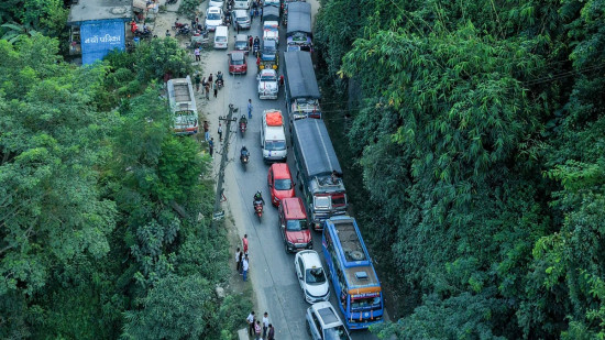 नागढुंगा-मुग्लिङसहित देशभरका मुख्य राजमार्ग ठप्प, जोखिम कायमै