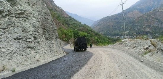 स्पष्टीकरणपछि सडक कालोपत्रेको काम पुनः सञ्चालन