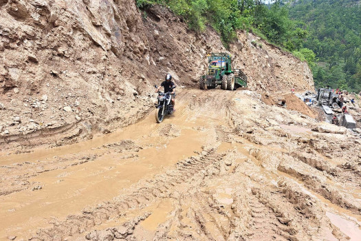 अझै खुलेनन् ग्रामीण सडक