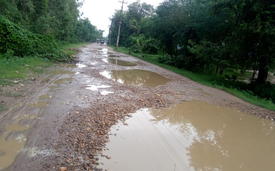 बाँकेको परसपुर-गौघाट सडकको दुरावस्था