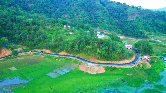 २३ करोड १० लाख लागतमा रुपातालको किनारमा पक्की सडक निर्माण