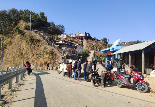 नौला मान्छे देख्दा भाग्ने चेपाङलाई बरदान बन्दै सडक