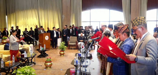 नवनिर्वाचित राष्ट्रियसभाका सदस्यले लिए शपथ
