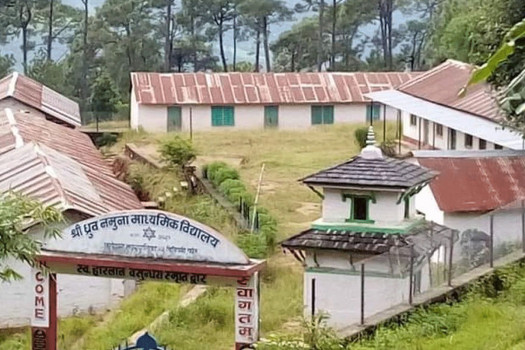 पर्वतका ३१ विद्यालय विद्यार्थीविहीन, रित्तो विद्यालय रुँग्दै शिक्षक