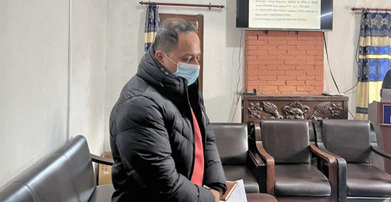 पोलिक्लिनिक चलाउने नक्कली डाक्टर पक्राउ