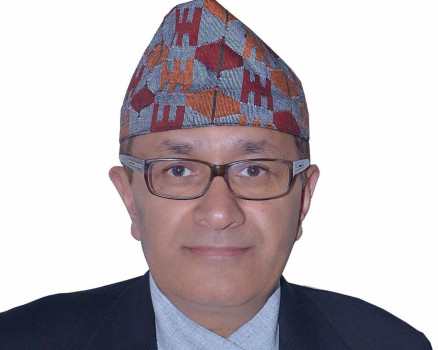 एक लाख राशिको चैतन्य असल शासन पैरवी सम्मान शारदा प्रसाद त्रिताललाई