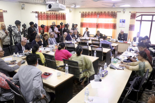 कुलिङ पिरियड प्रकरणमा पदम गिरीले मागे सभापति र सचिवको राजीनामा