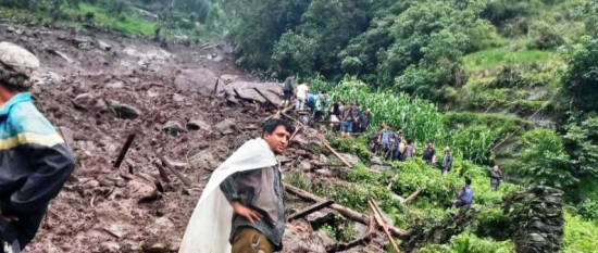 पहिरोमा गाउँपालिका उपाध्यक्षले गुमाए बुबाआमा र जुम्ल्याहा बहिनी