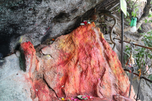 धार्मिकस्थल तारकेश्वर महादेवको मूर्ति