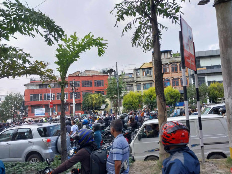 कर्मचारी आन्दोलनले बानेश्वर-माइतीघर सडक अस्तव्यस्त