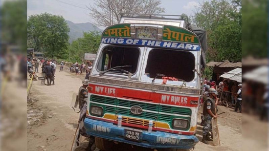 विद्यालय हिंडेका बालबालिका विद्यालय पुग्नै पाएनन् ...