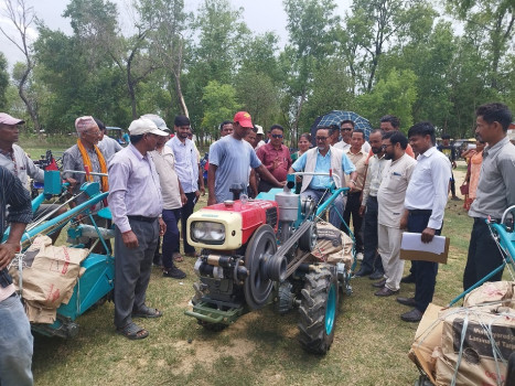 किसानलाई अनुदानमा कृषि उपकरण