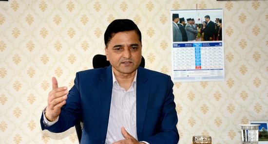 योगेश भट्टराईको प्रश्न- हिक्मतलाई मुख्यमन्त्रीबाट हटाउने नाममा किन रडाको ?