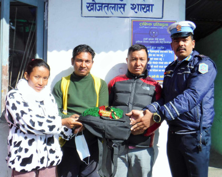 ट्याक्सीमा छुटेको सात तोला सुन पाइन् संगीताले