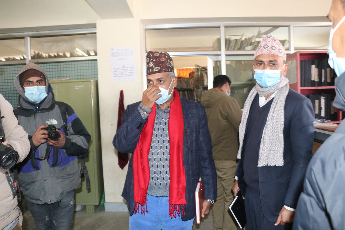 यातायात कार्यालय एकान्तकुनामा यातायातमन्त्रीको छड्के