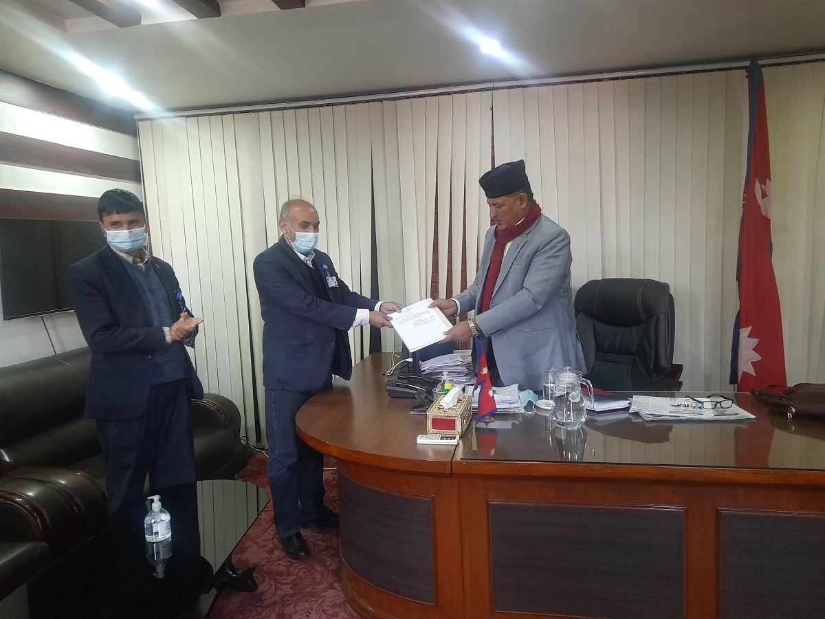 हराएको भनिएको २४ लाख कोभिड खोप अनुगमनका लागि गठित समितिले प्रतिवेदन बुझायो