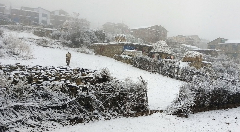 तस्बिरमा हेर्नुहोस् हुम्लाको हिमपात