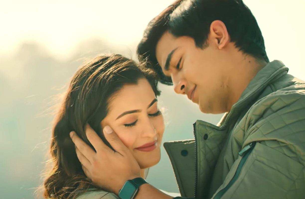 डम्बरको गीत 'किन यसरी'मा आकाश र अञ्जली [भिडियोसहित]