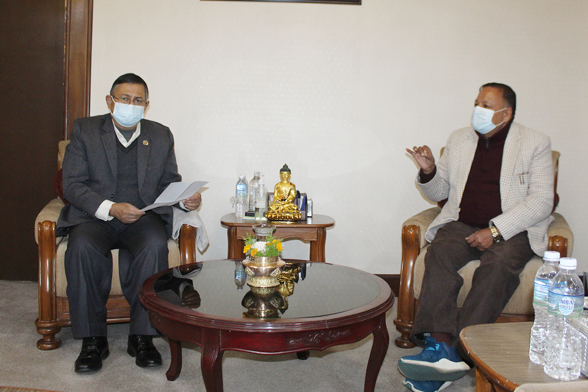 गृहमन्त्रीलाई शिक्षामन्त्रीको आग्रह - मेडिकल कलेजमाथि एक्सन लिनुपर्‍यो